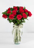 12 rosas Premium rojas con jarrón