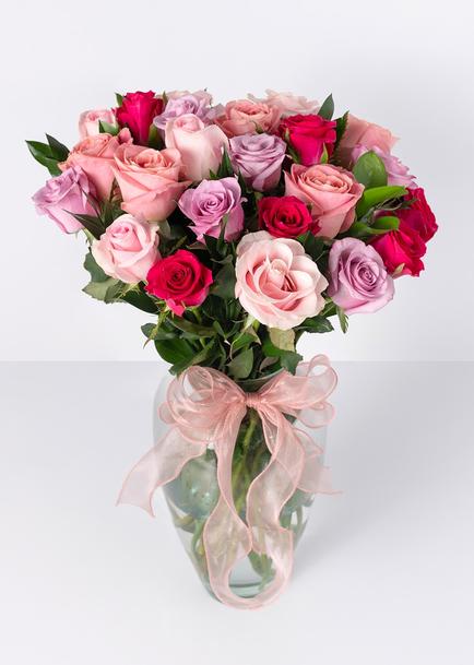 Arreglo "Romántico" 24 rosas de colores pasteles